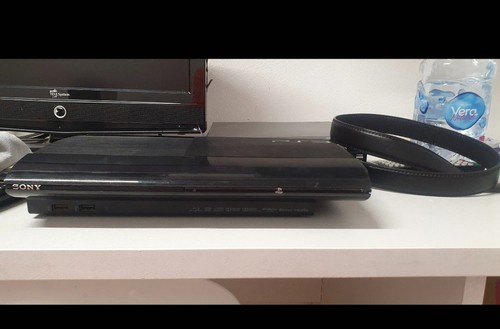 Playstation super slim - slim, nera